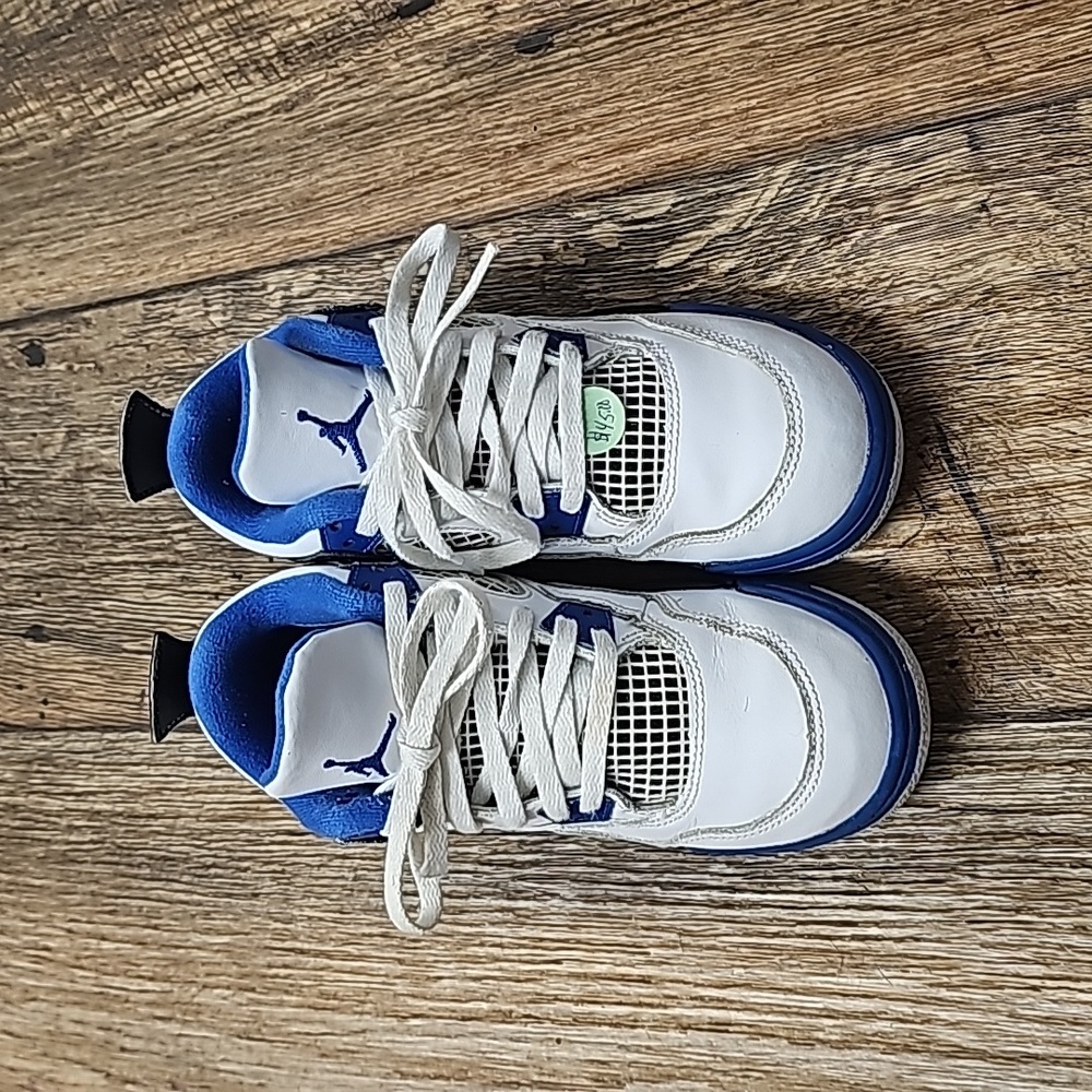 Jordan 4 size 13.5c